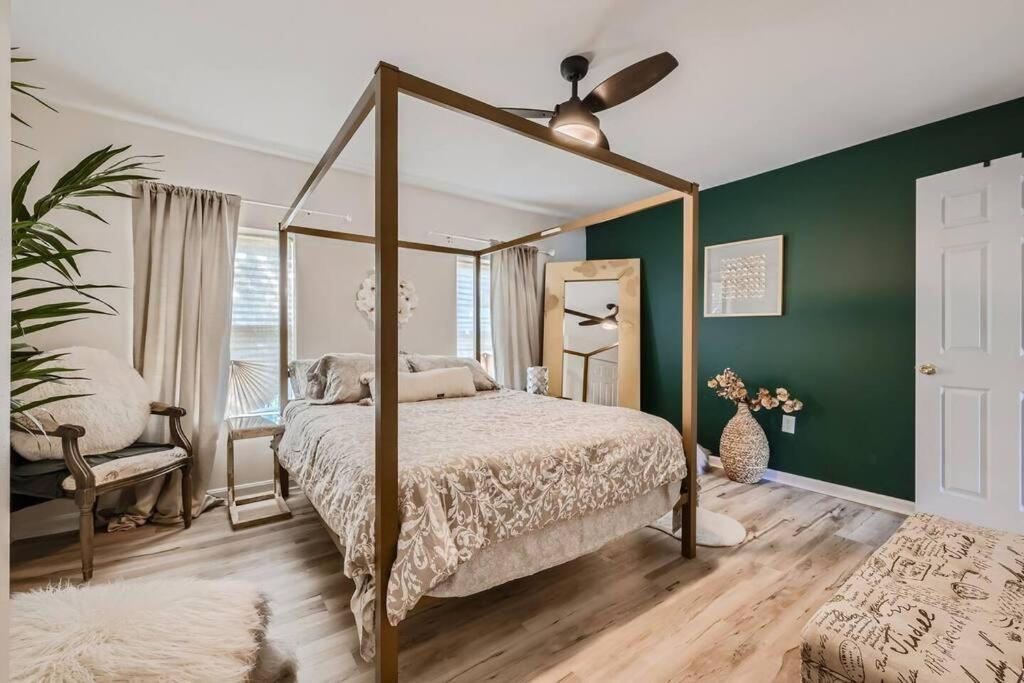 Beauty! Johns Hopkins! 3 Bedroom *