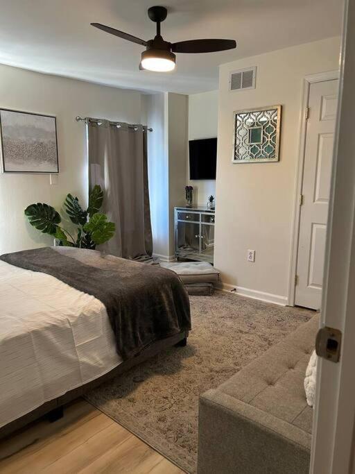 Beauty! Johns Hopkins! 3 Bedroom Apartment Baltimore