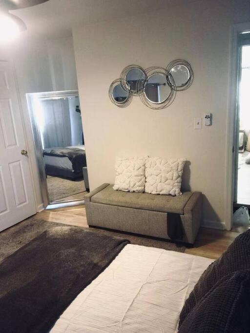 Beauty! Johns Hopkins! 3 Bedroom Apartment