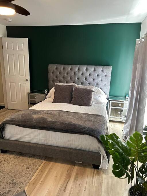 Beauty! Johns Hopkins! 3 Bedroom Baltimore